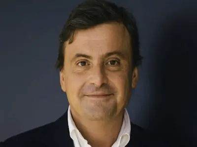 Carlo Calenda raccomanda Sarvexid